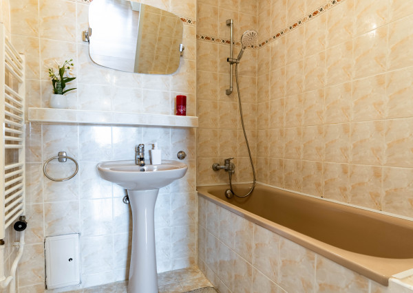 NA PREDAJ VEĽKOMETRÁŽNY 2 IZBOVÝ BYT V ŠAMORÍNE - NOVINKA