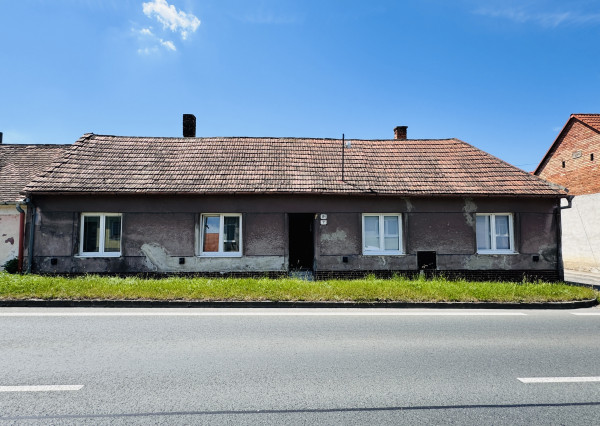 Na predaj 3-izbový rodinný dom s garážou a hospodárskymi budovami – Holíč, ul. Štúrova.