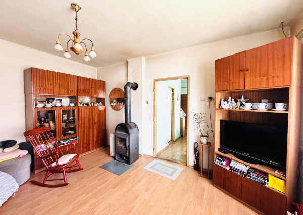 Na predaj 3-izbový rodinný dom s garážou a hospodárskymi budovami – Holíč, ul. Štúrova.