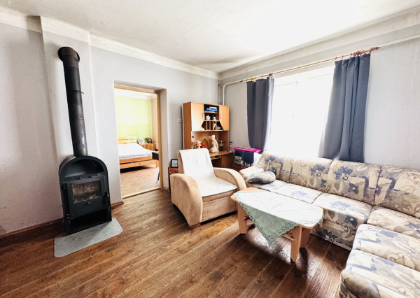 Na predaj 3-izbový rodinný dom s garážou a hospodárskymi budovami – Holíč, ul. Štúrova.