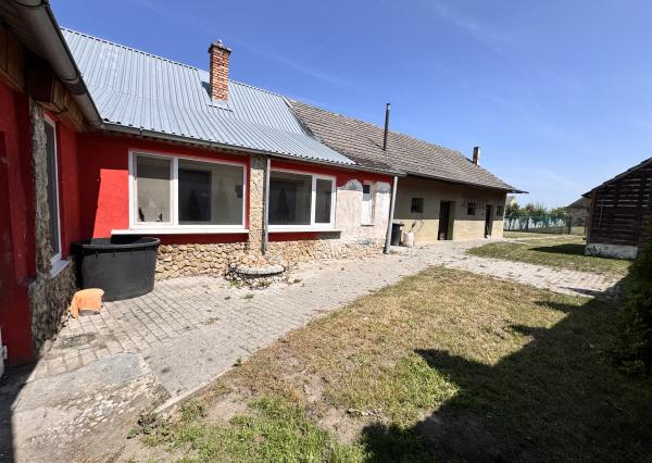Na predaj rodinný dom so stodolou a veľkým pozemkom
