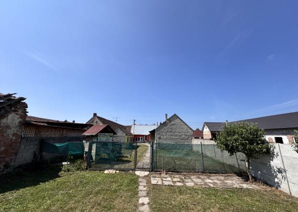 Na predaj rodinný dom so stodolou a veľkým pozemkom