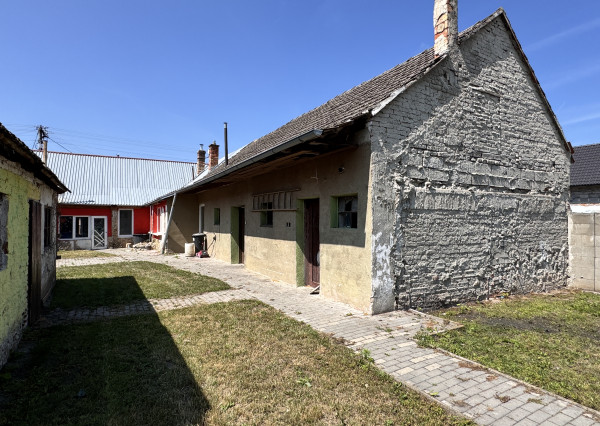 Na predaj rodinný dom so stodolou a veľkým pozemkom