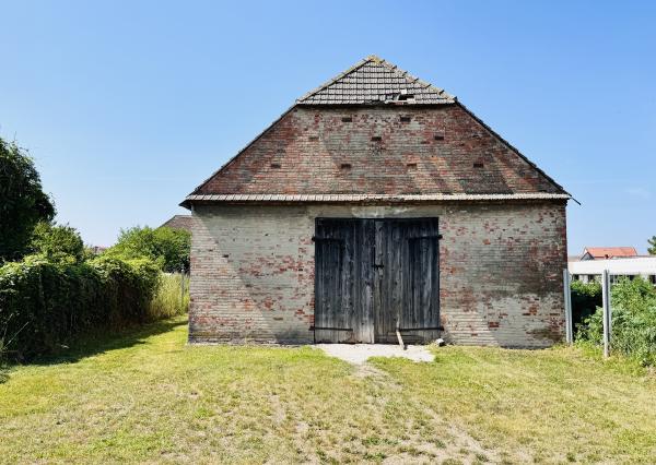 Na predaj rodinný dom so stodolou a veľkým pozemkom