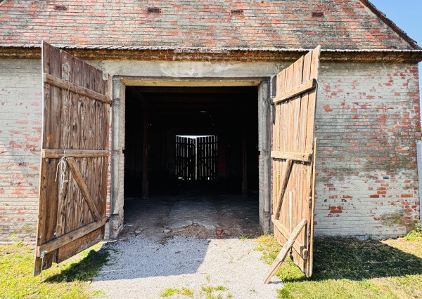 Na predaj rodinný dom so stodolou a veľkým pozemkom