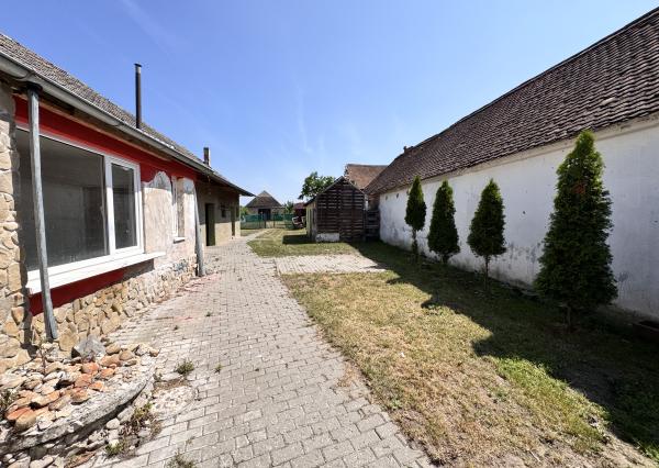 Na predaj rodinný dom so stodolou a veľkým pozemkom