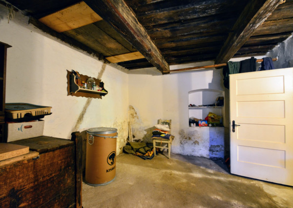 CHALUPA v obci Brutovce (okres Levoča)+ VIDEO obhliadka