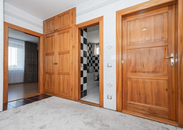 PREDAJ - Rodinný dom, Hôrka nad Váhom