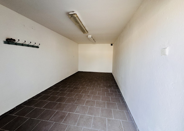 NA PRENÁJOM – GARÁŽ S ELEKTRINOU Skalica – ulica Malleho.