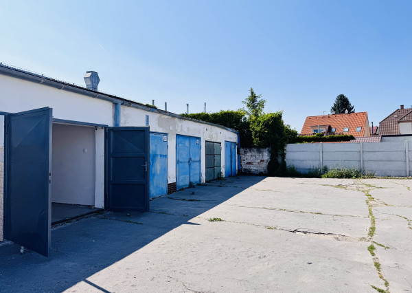 NA PRENÁJOM – GARÁŽ S ELEKTRINOU Skalica – ulica Malleho.