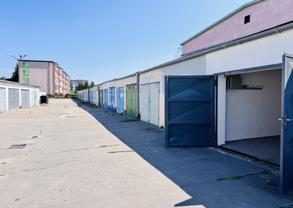 NA PRENÁJOM – GARÁŽ S ELEKTRINOU Skalica – ulica Malleho.