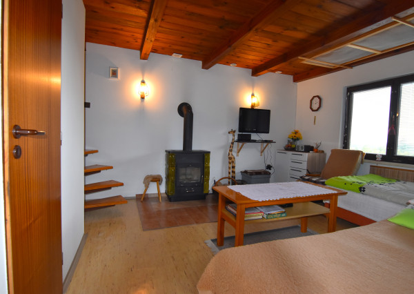 Na predaj rekreačná chata v obci Sološnica