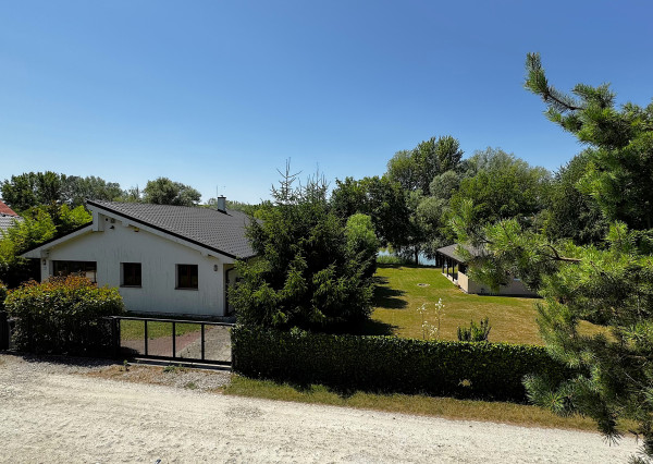 PREDAJ dvojpodlažnej rekreačnej chaty pri Šulianskom jazere