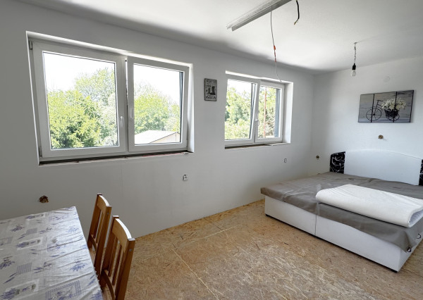 PREDAJ dvojpodlažnej rekreačnej chaty pri Šulianskom jazere