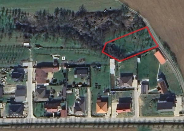 NA PREDAJ pozemok s výhľadmi a potenciálom, Bošáca (1241 m²)