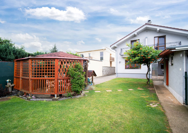 PREDAJ rodinného domu s penziónom,Trebatice, 5min od Piešťan