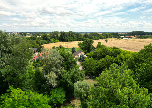 Pozemok pri potoku s atmosférou prírody – Tureň