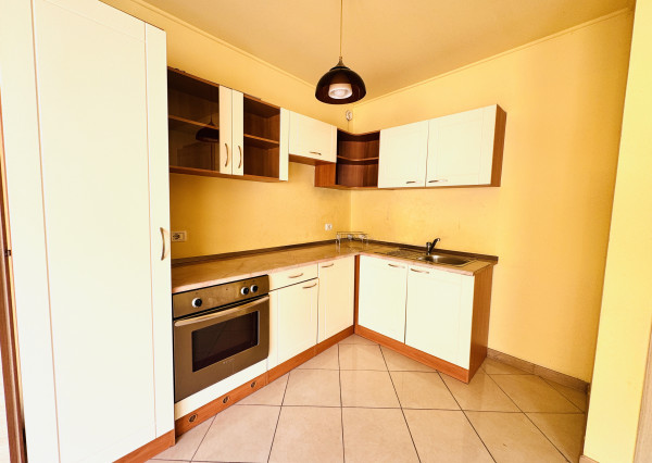 NA PREDAJ  svetlý  2-izbový podkrovný byt v centre Skalice – Potočná ulica.