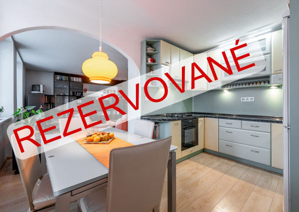 KOŠICE (Staré Mesto) priestranný 3 izbový byt NA PREDAJ
