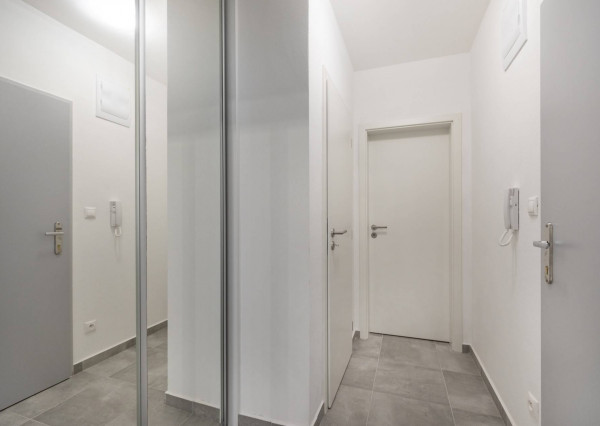 PRENÁJOM - Šamorín - 1 izbový kompletne zariadený byt - Novostavba - Zlacnené