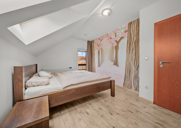 NA PREDAJ_RODINNÝ DOM_ŠAMORÍN_ MLIEČNO- VÝRAZNÁ ZĽAVA!!!