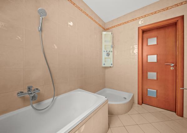 NA PREDAJ_RODINNÝ DOM_ŠAMORÍN_ MLIEČNO- VÝRAZNÁ ZĽAVA!!!