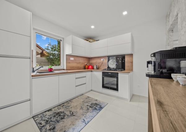 NA PREDAJ_RODINNÝ DOM_ŠAMORÍN_ MLIEČNO- VÝRAZNÁ ZĽAVA!!!