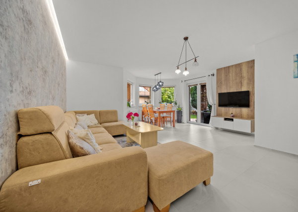 NA PREDAJ_RODINNÝ DOM_ŠAMORÍN_ MLIEČNO- VÝRAZNÁ ZĽAVA!!!