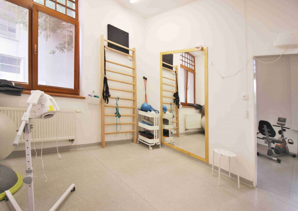 PRENÁJOM ambulancia/služby 101,10m2, Piešťany, Winterova ul.