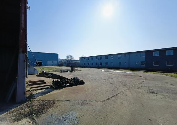 Spevnené plochy do 10 000 m2 - možnosť rozdeliť