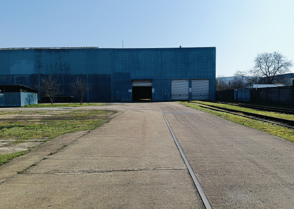 Spevnené plochy do 10 000 m2 - možnosť rozdeliť