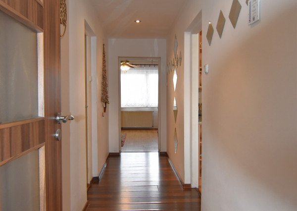 Rodinný dom s veľkou záhradou a potenciálom v obci Sološnica