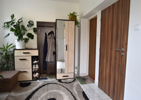 Rodinný dom s veľkou záhradou a potenciálom v obci Sološnica