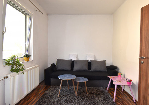 Rodinný dom s veľkou záhradou a potenciálom v obci Sološnica