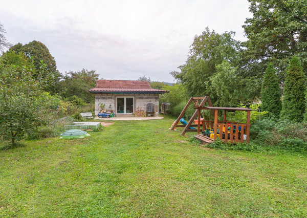 🏡 PREDAJ rodinného domu s veľkým pozemkom – Hrušové