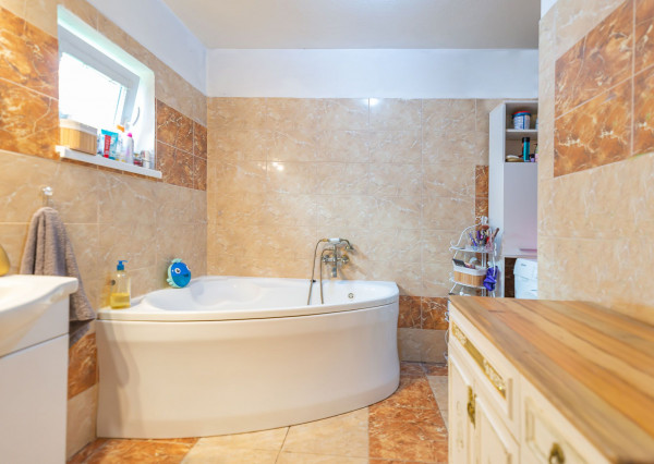 🏡 PREDAJ rodinného domu s veľkým pozemkom – Hrušové