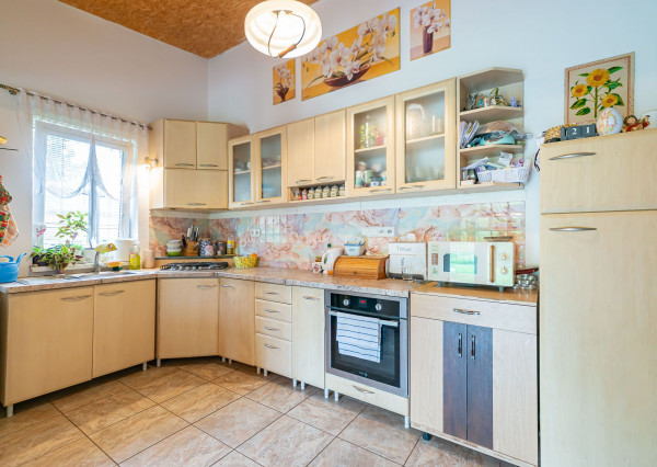 🏡 PREDAJ rodinného domu s veľkým pozemkom – Hrušové