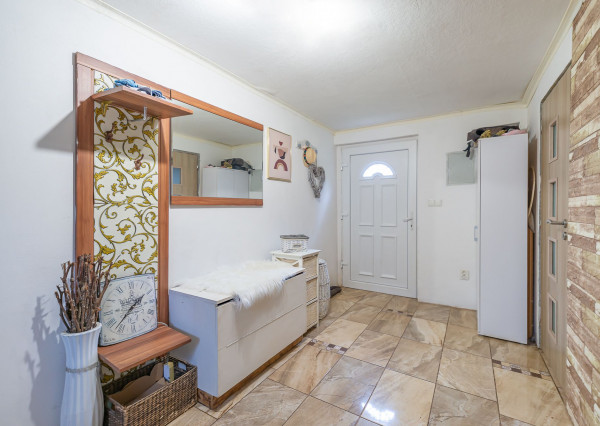 🏡 PREDAJ rodinného domu s veľkým pozemkom – Hrušové