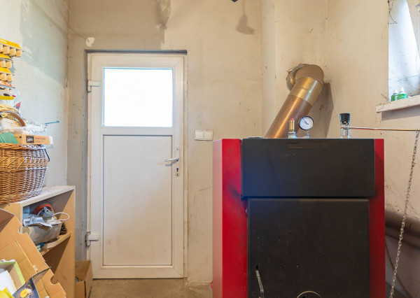 🏡 PREDAJ rodinného domu s veľkým pozemkom – Hrušové