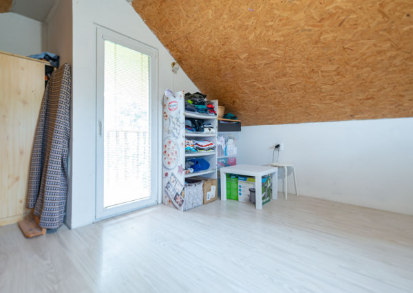 🏡 PREDAJ rodinného domu s veľkým pozemkom – Hrušové