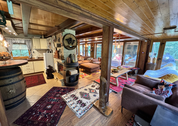 Na predaj rekreačná chata v srdci Skalických hôr .