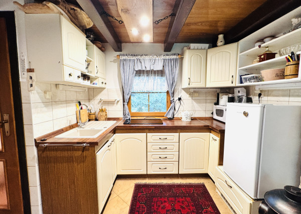 Na predaj rekreačná chata v srdci Skalických hôr .