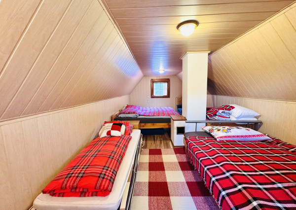 Na predaj rekreačná chata v srdci Skalických hôr .