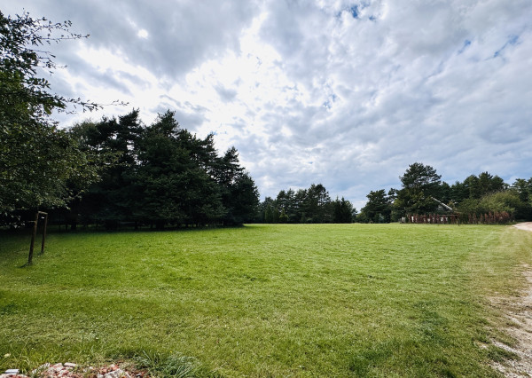 Na predaj rekreačná chata v srdci Skalických hôr .