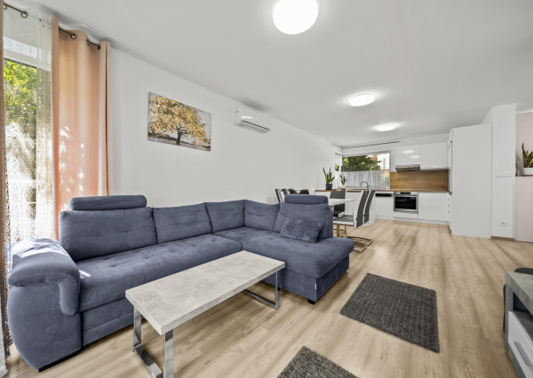 Prenájom priestranného 5-izbového rodinného domu pri lese v Dúbravke