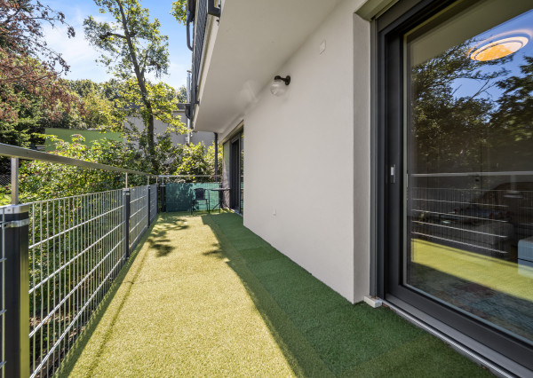 Prenájom priestranného 5-izbového rodinného domu pri lese v Dúbravke