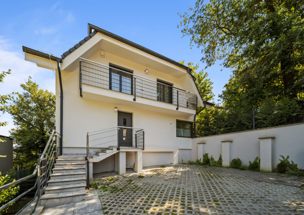 Prenájom priestranného 5-izbového rodinného domu pri lese v Dúbravke