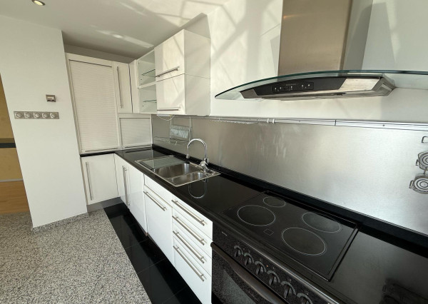 Predaj nadštandardne veľkého 3 izbového bytu s nádherným výhľadom na Bratislavu