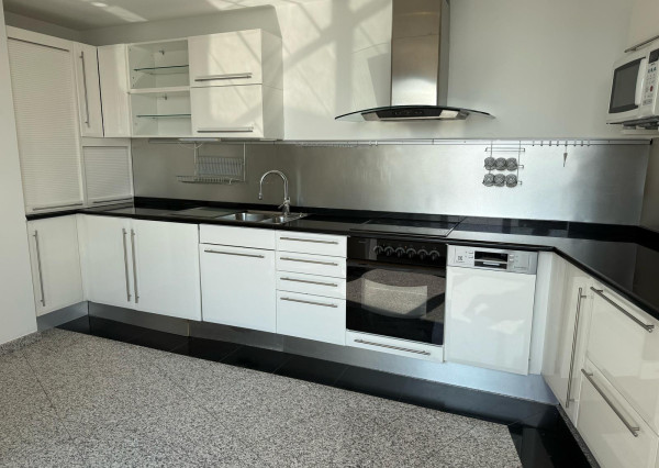 Predaj nadštandardne veľkého 3 izbového bytu s nádherným výhľadom na Bratislavu