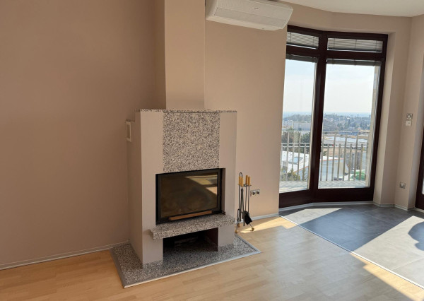 Predaj nadštandardne veľkého 3 izbového bytu s nádherným výhľadom na Bratislavu